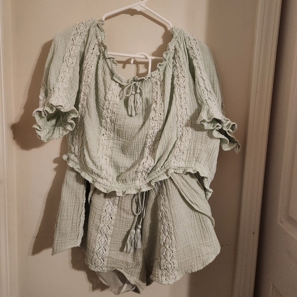 American Eagle Outfitters Tops - American Eagle Mint Green Lace Trimmed Shorts Set L-XL